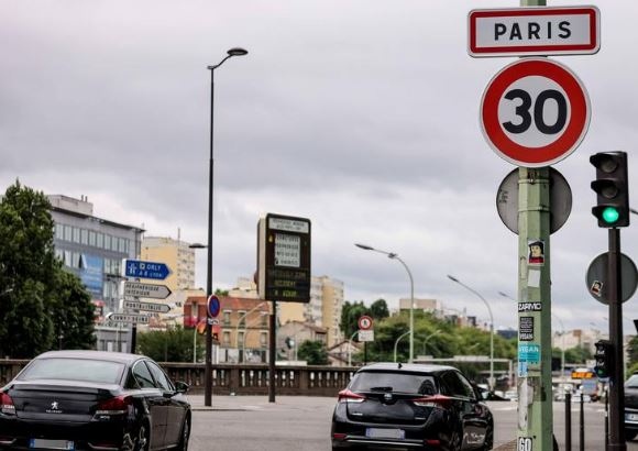 По чист въздух и по малко инциденти на пътя Париж ограничи скоростта